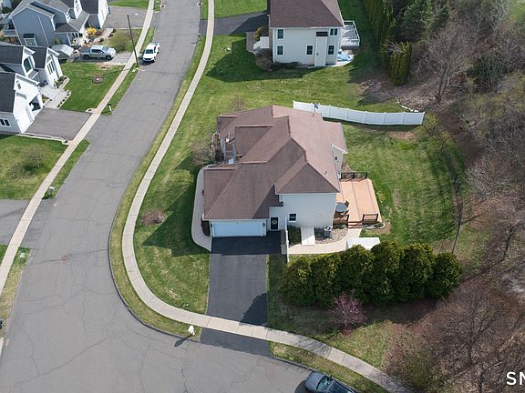 2nd image of 20 Renn Lane