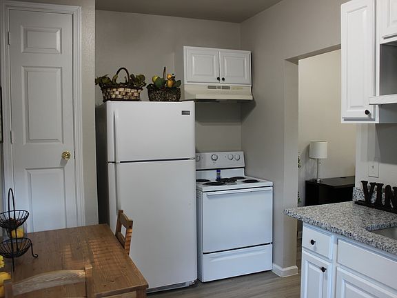 4th image of 1524 W Craig Pl #1524