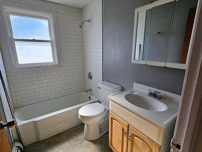 293 Russell St #B — Photo 6