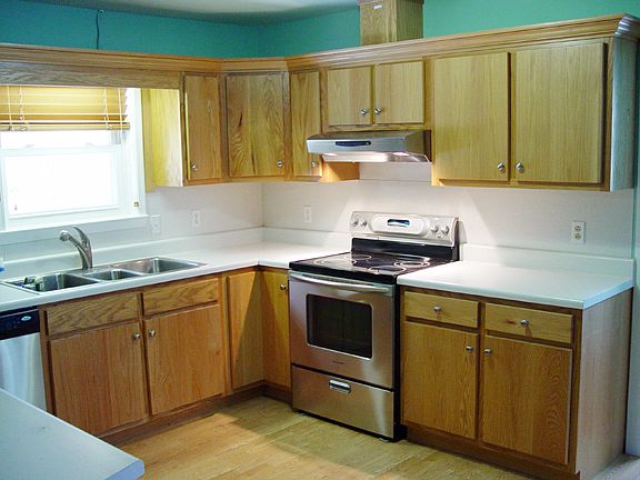 Kitchen stainless appliances