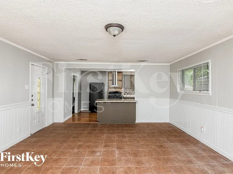 2217 Major Dr — Photo 7