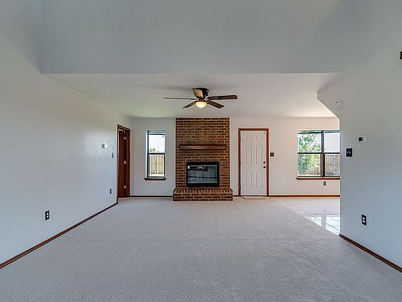 Living Room/Fire Place