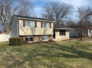 344 Greencrest Dr, Bolingbrook, IL 60440