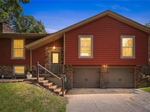 6817 NW Pleasant View Dr, Kansas City, MO 64152