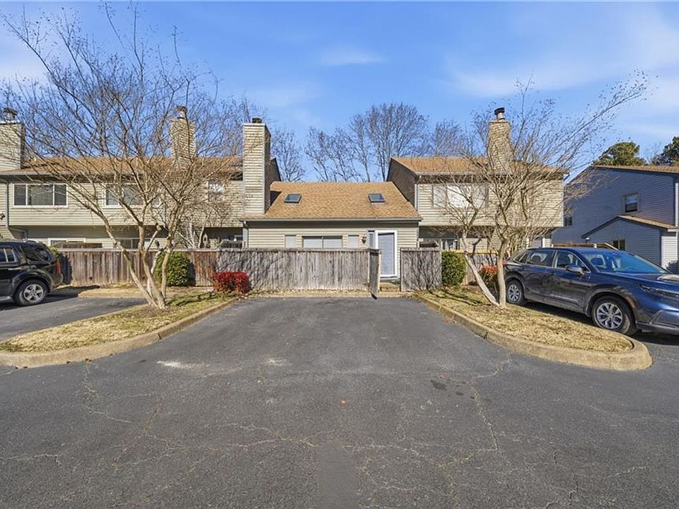 1st image of 1524 Colonnade Dr