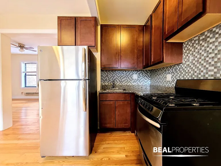 3722 N Pine Grove Ave #W3 — Photo 7