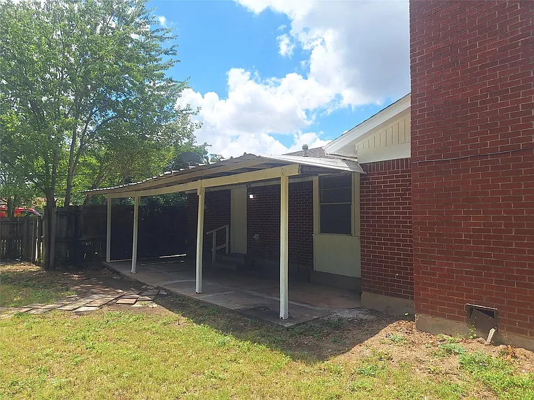 6005 Barry Dr — Photo 31