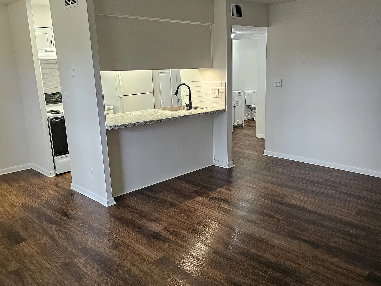 1 bed, 650 sqft, $800 — Photo 3