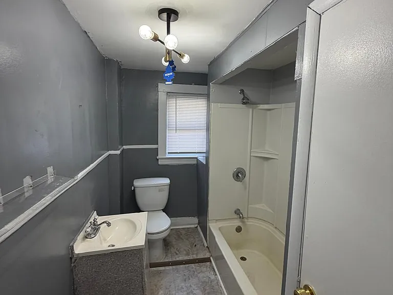 1112 Drake Ave #B — Photo 8