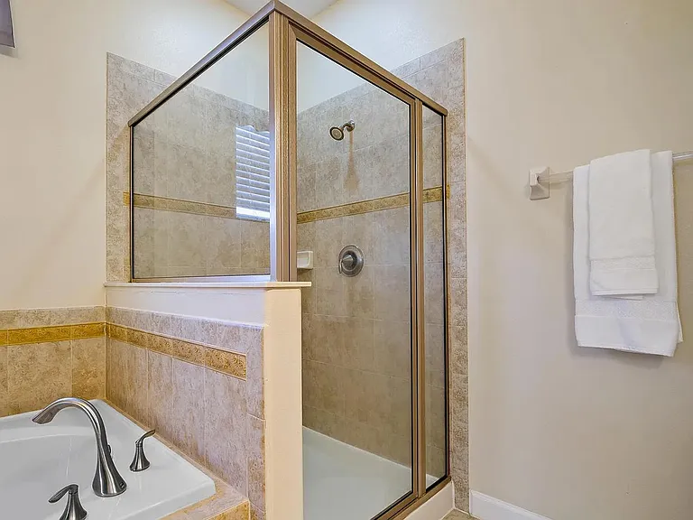 5919 Croydon Ct — Photo 14