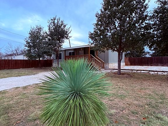 4th image of 2305 Cypress Ln