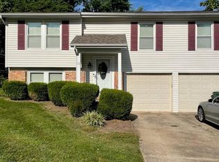 21 Oak Knoll Dr, Saint Peters, MO 63376