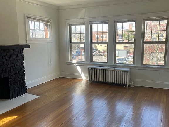 2nd image of 2115-2123 Lennox Rd #17