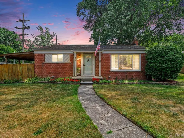 19725 Maplewood St, Livonia, MI 48152
