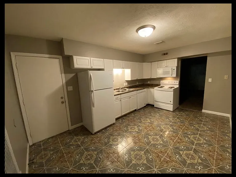 2748 Apple St #1 — Photo 2