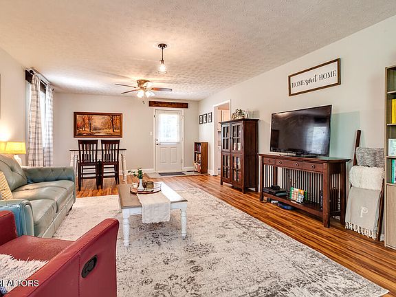 5th image of 7000 Sage Ln