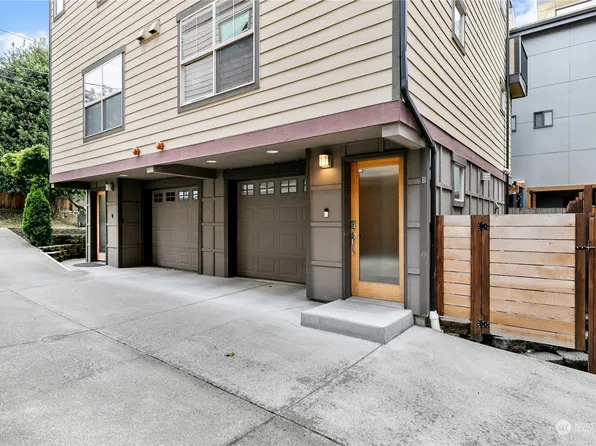 5942 California Avenue SW #B, Seattle, WA 98136