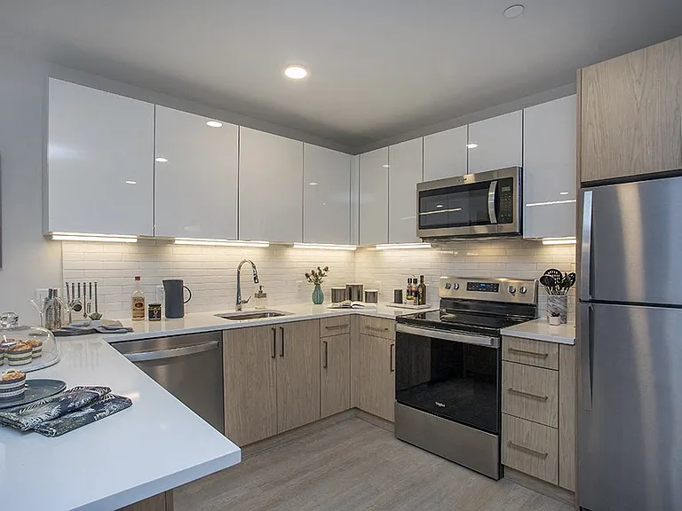 Kitchens with Plenty of Cabinets & Work Surfaces