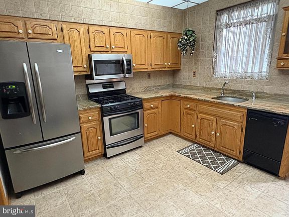 2nd image of 1605 W Ritner St