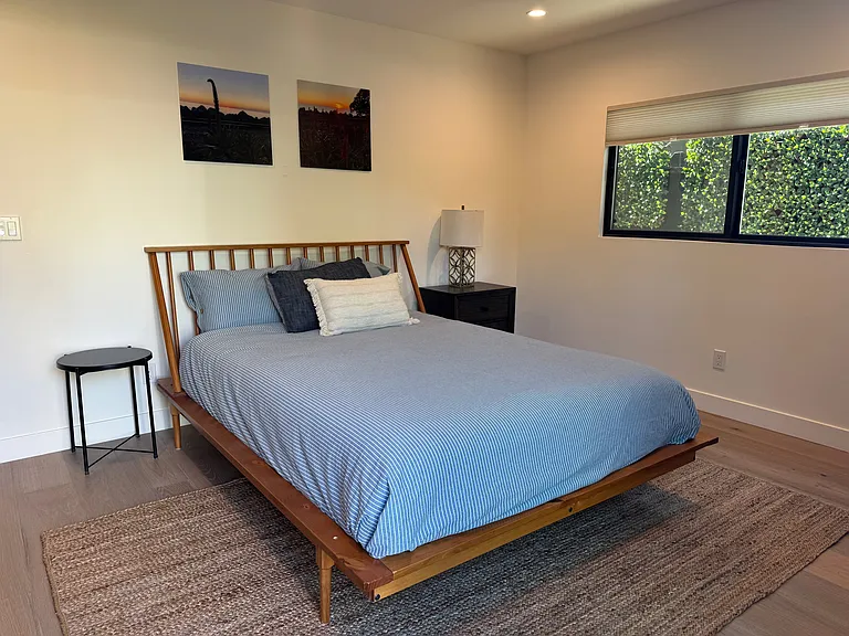Guest bedroom #2 w/ queen bed