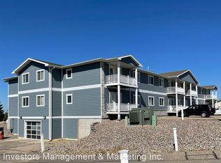 2216 Landmark Cir NW, Minot, ND 58703