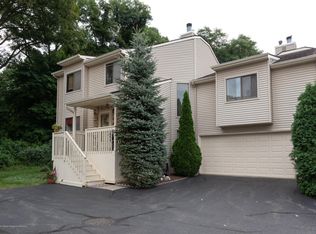 20 Oxford Ln, Middletown, NJ 07748