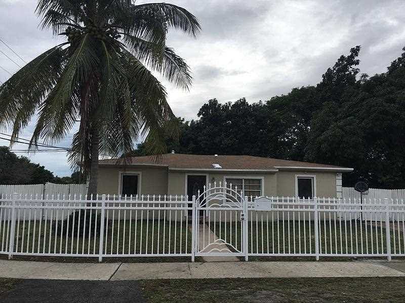 1st image of 300 NW 190th St