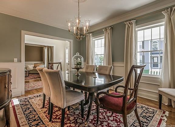 5th image of 30 Bartlett Ln #30