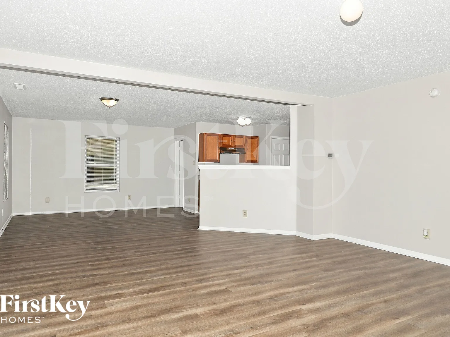 3 bed, 2.5 bath, 2328 sqft, $1,825 — Photo 2
