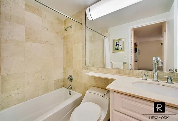 Sold by R New York | media 2