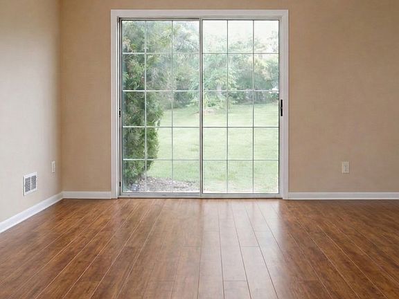 4th image of 713 Snowdrop Ct