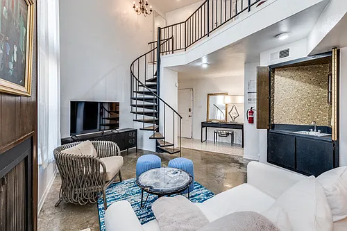 2100 Fleur De Lis Ct Photo 1