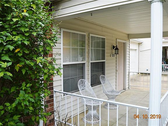 3rd image of 625 N Creek Dr #B