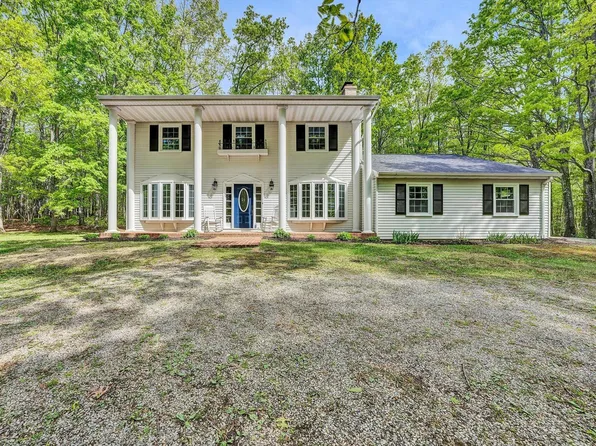 5551 Catawba Valley Dr, Catawba, VA 24070