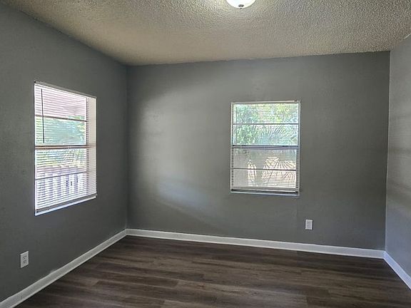 4th image of 829 Texas Ave