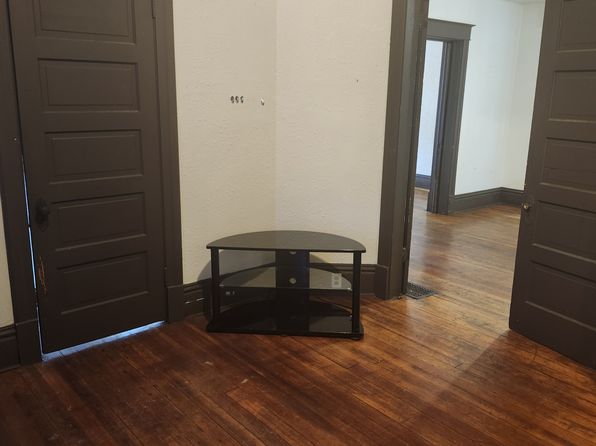 210 S 6th St APT 1