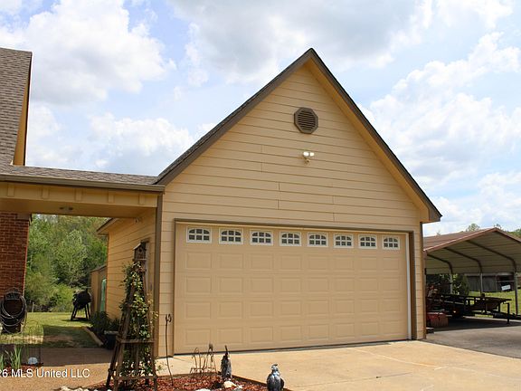 5th image of 411 Woodview Rd