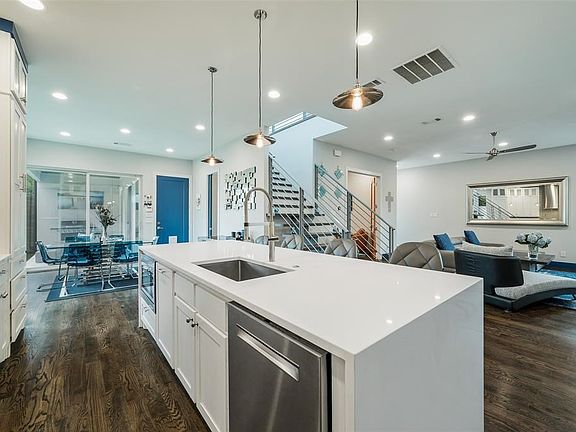 2nd image of 4616 Belmont Ave