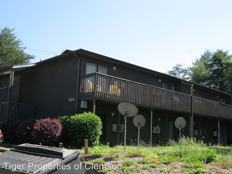 2nd image of 123 College Heights Blvd APT 7A