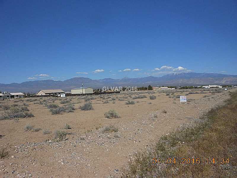 2nd image of 1220 W Gray Fox Way