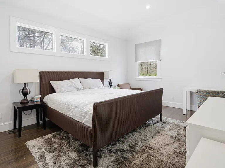 420 Maple Ave S — Photo 14