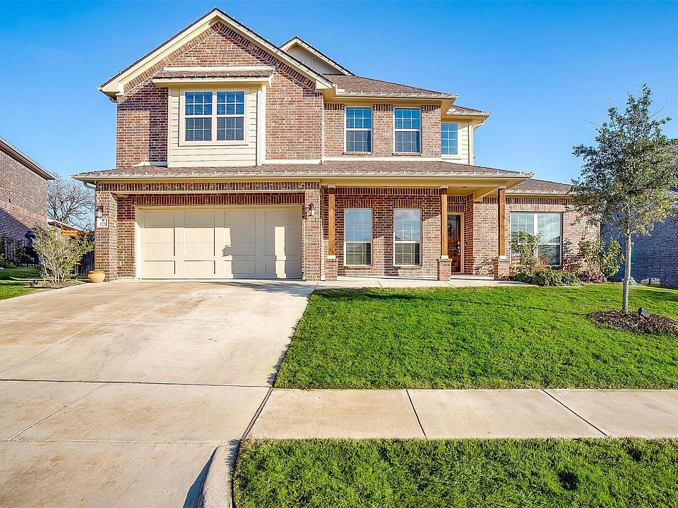 1st image of 3220 Greenway Dr