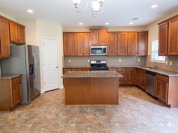 2nd image of 5340 Hopewell Manor Dr