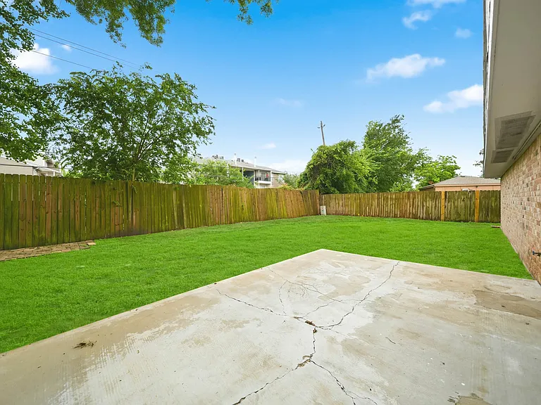12931 Westella Dr — Photo 24