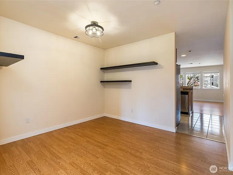 12406 SE 31st St #202 — Photo 3
