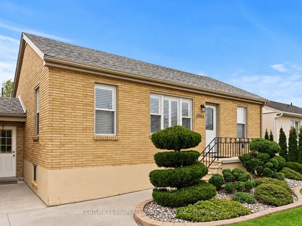 2563 Meldrum Rd, Windsor, ON N8W 4E9