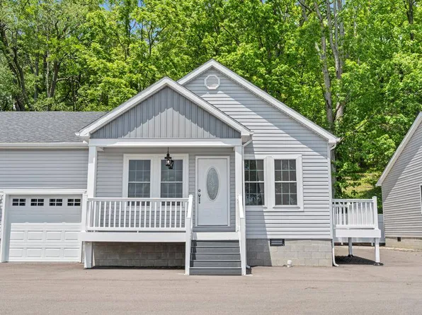 196 Humboldt Ln, Princeton, WV 24740