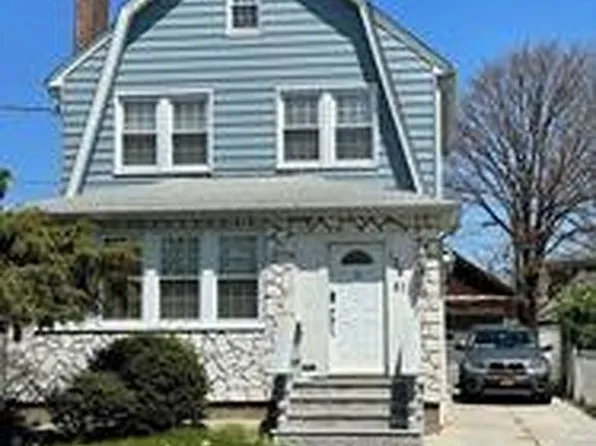 139-51 182nd St, Springfield Gardens, NY 11413