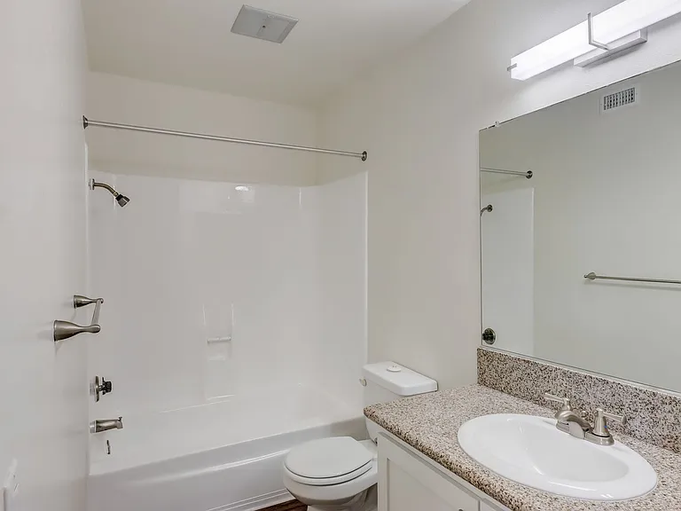Arbor Park Apartments — Photo 8