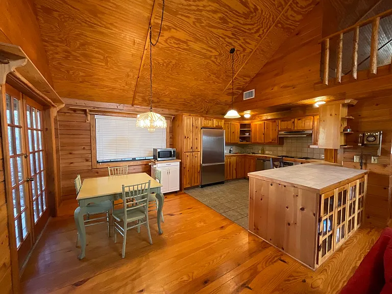 103 Beach Dr — Photo 6